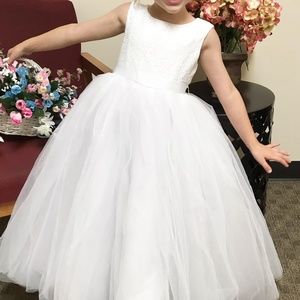 FLOWER GIRL DRESS HEART BACK CUTOUT SIZE 5